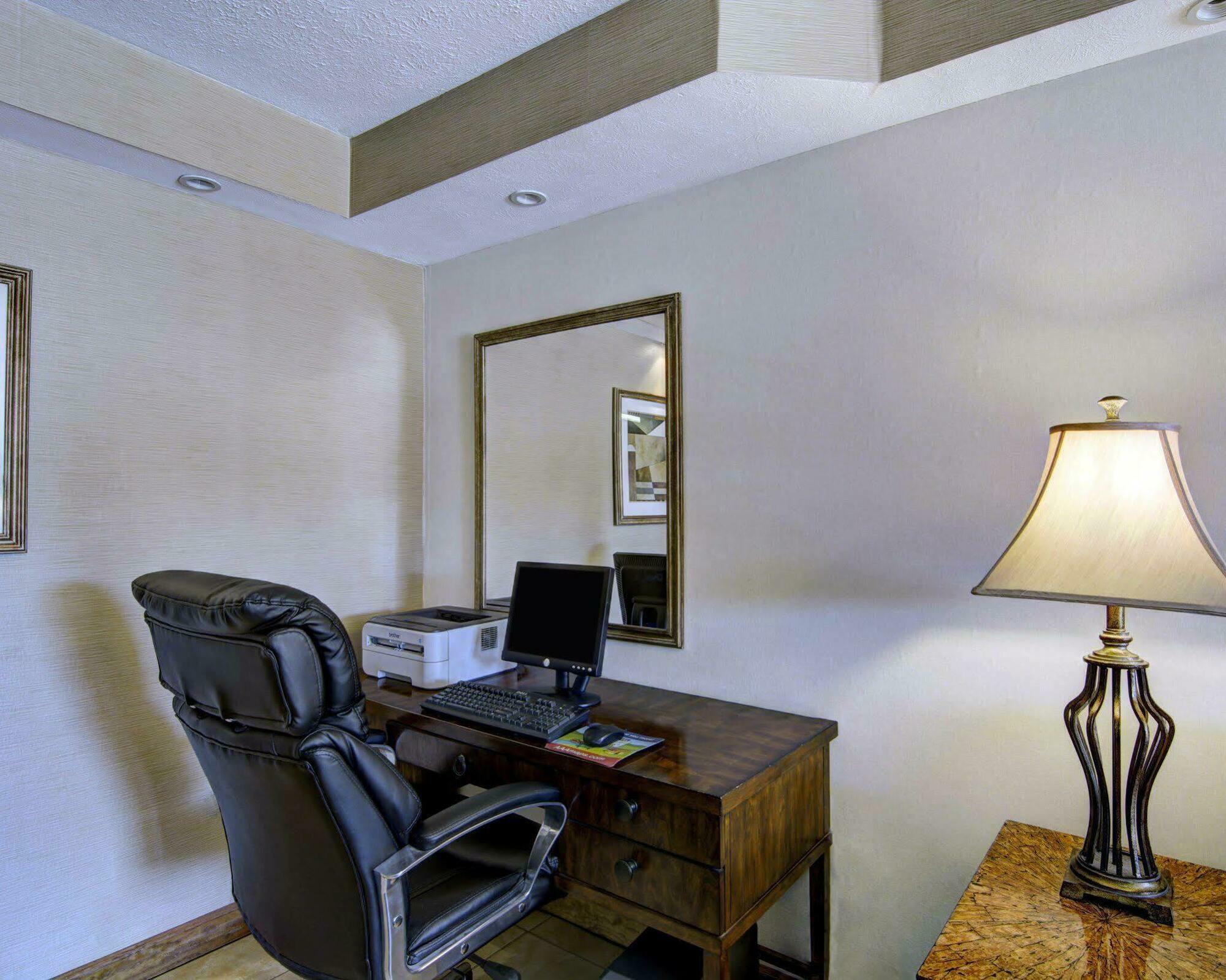 Clarion Pointe Beckley Hotell Eksteriør bilde
